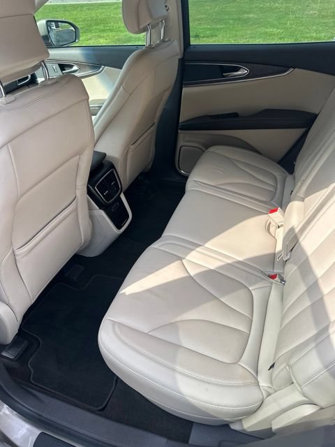 Used 2019 Lincoln Nautilus Select FWD image 11