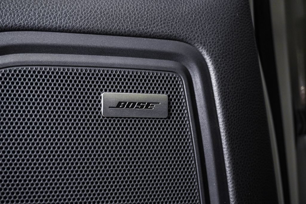 Certified 2024 Porsche Macan AWD/4WD image 27