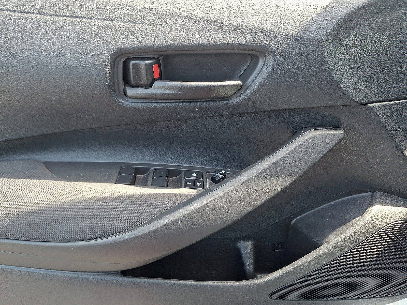 Used 2024 Toyota Corolla LE FWD image 13