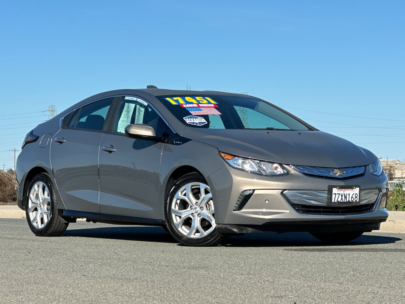 Used 2017 Chevrolet Volt Premier w/ Driver Confidence II Package image 2