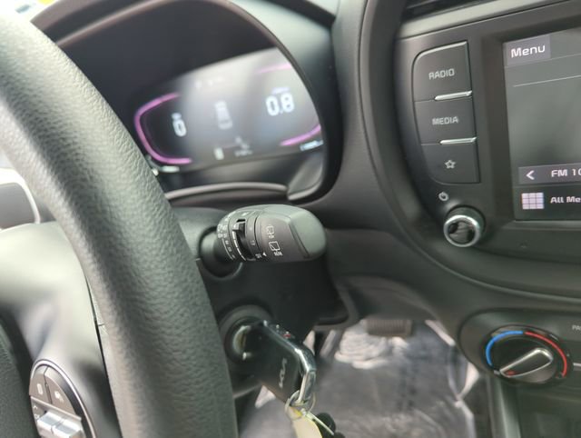 Used 2024 Kia Soul LX w/ Option Group 015 FWD image 23