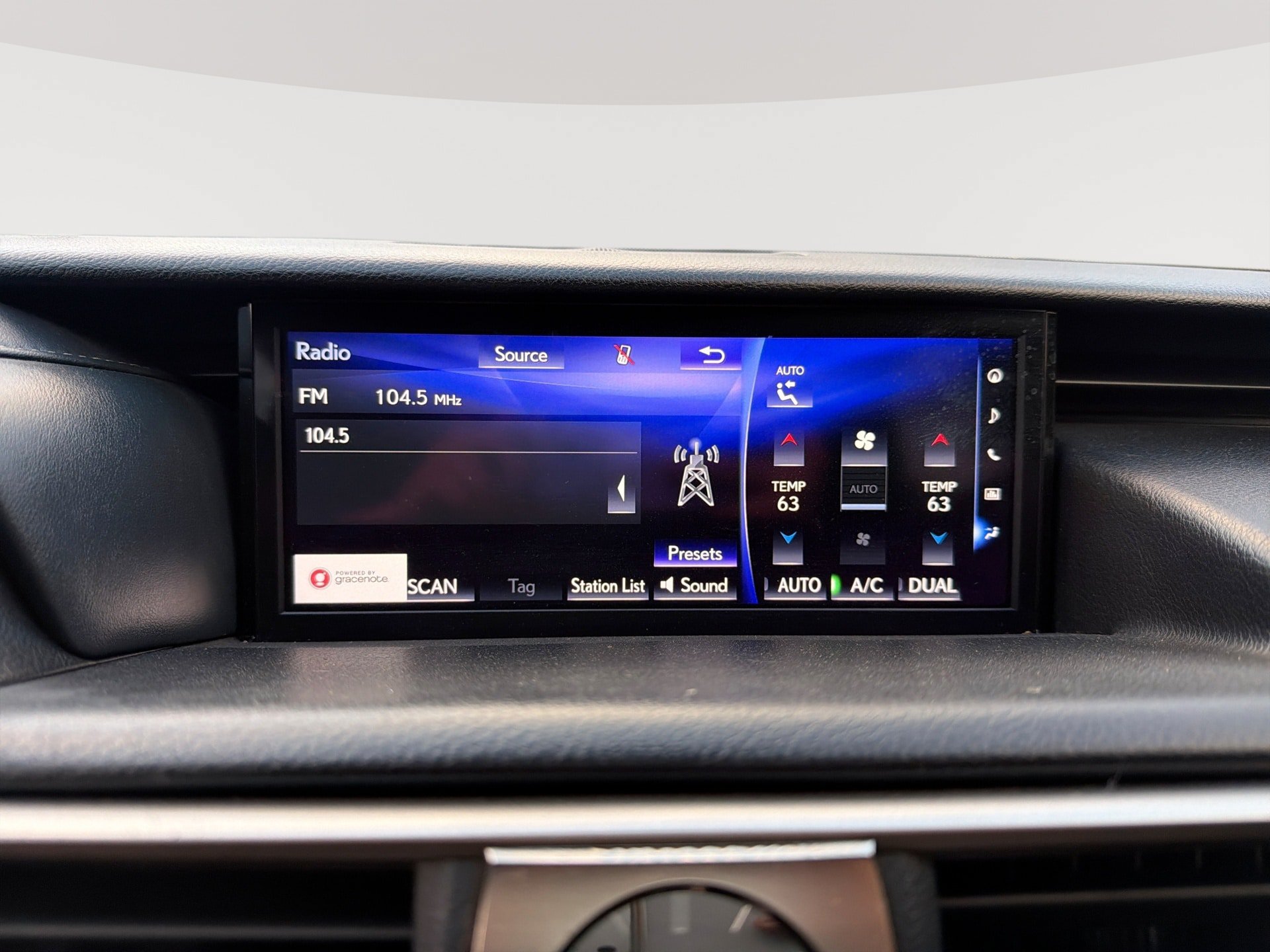 Used 2018 Lexus IS 300 F Sport w/ F Sport Package RWD image 12