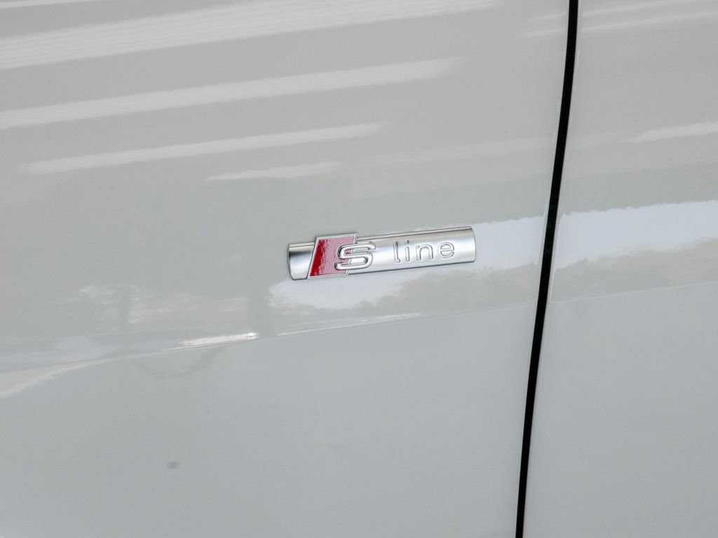 Used 2023 Audi Q4 e-tron Prestige AWD/4WD image 10