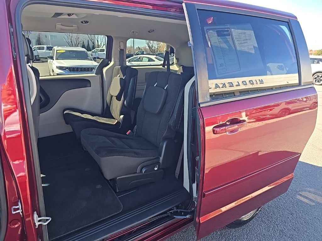 Used 2017 Dodge Grand Caravan SE w/ Power Window Group image 19