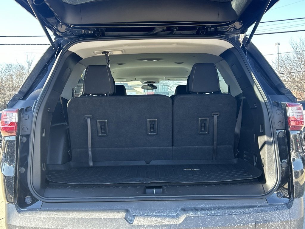 Used 2021 Chevrolet Traverse LS image 8