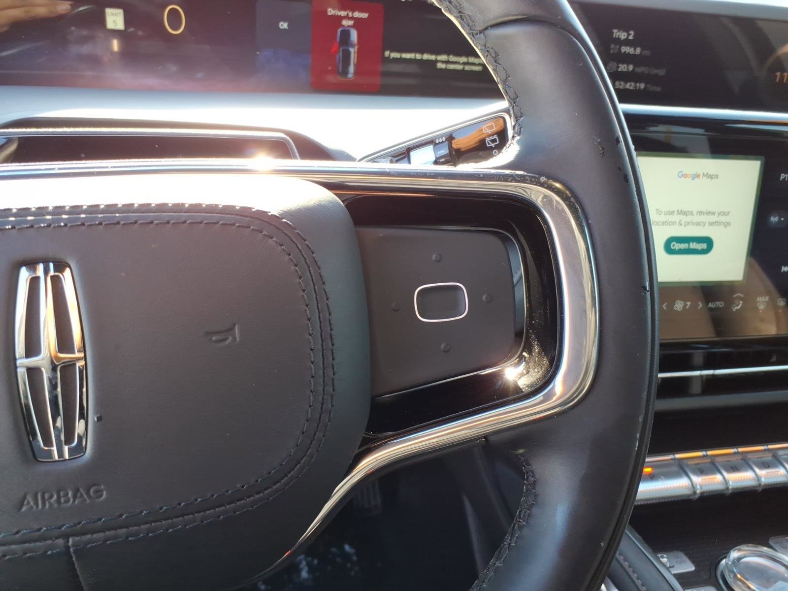 Used 2025 Lincoln Nautilus Premier w/ Jet Appearance Package image 16