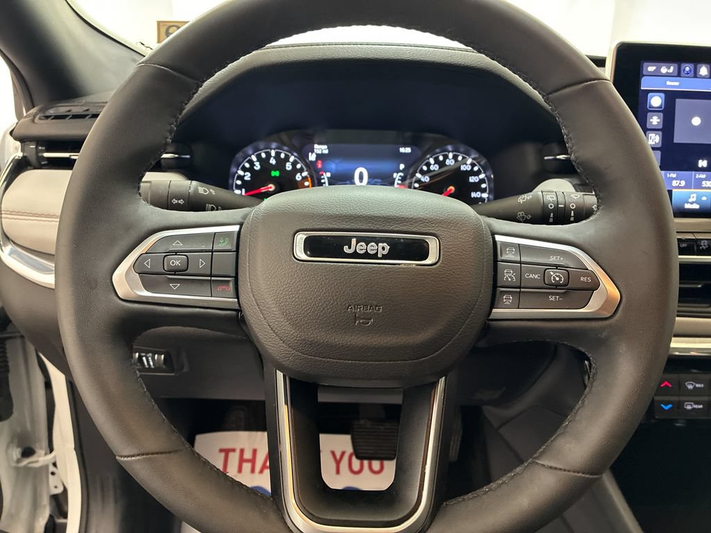 Used 2023 Jeep Compass Limited w/ Sun and Sound Group AWD/4WD image 14