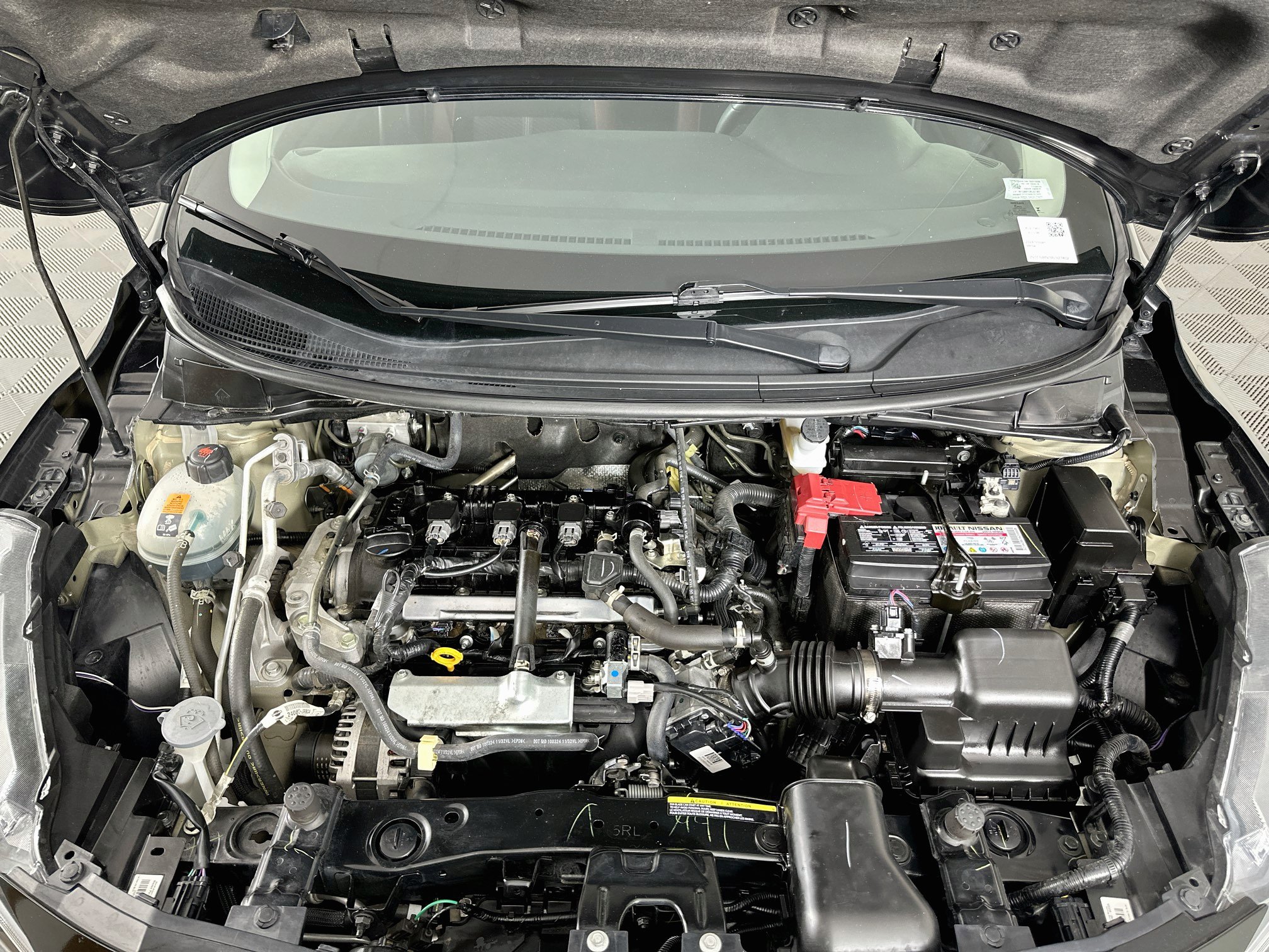 Used 2024 Nissan Versa SR w/ Trunk Package FWD image 31
