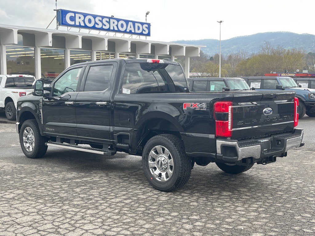 New 2025 Ford F250 Lariat w/ Chrome Package image 4