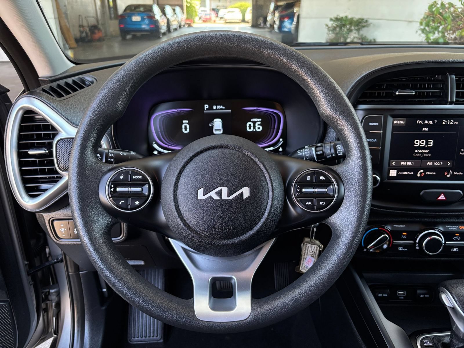 Used 2025 Kia Soul LX w/ LX Technology Package FWD image 21