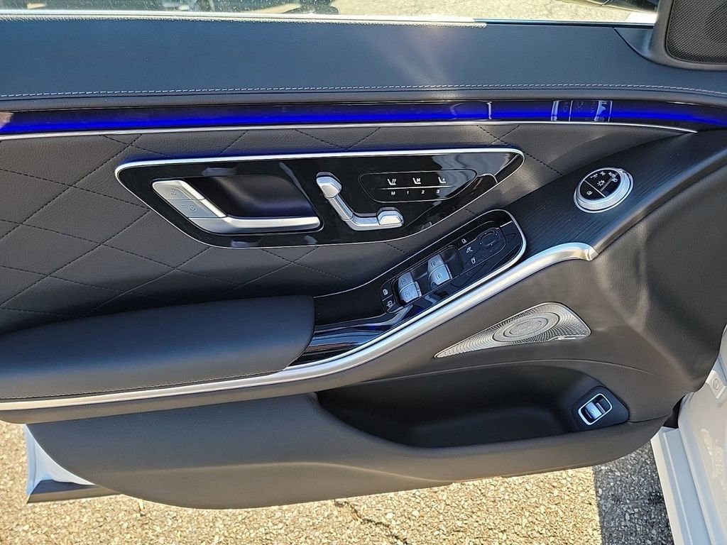 New 2025 Mercedes-Benz S 580 4MATIC Sedan image 10