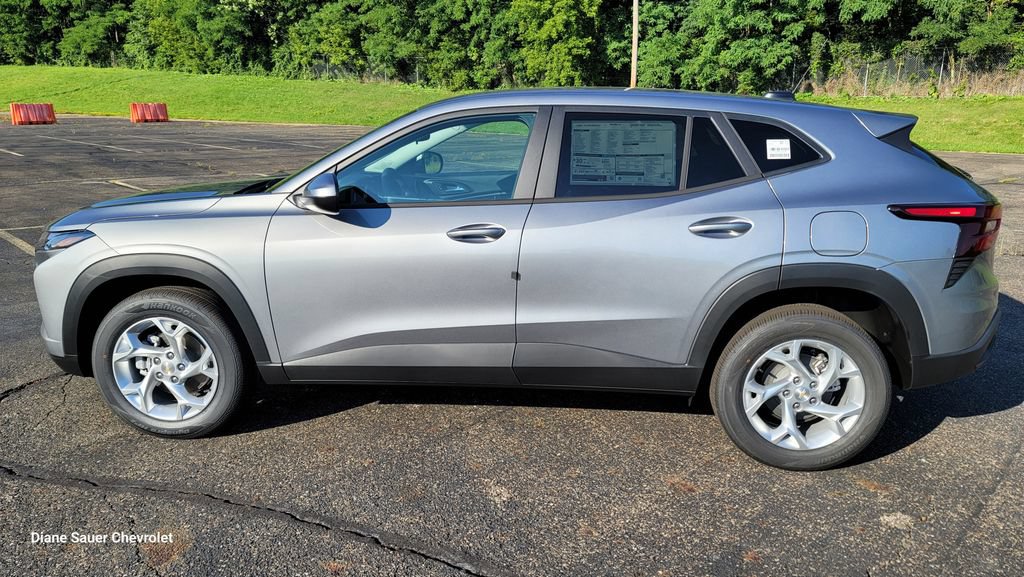 New 2026 Chevrolet Trax LS w/ LS Convenience Package FWD image 7