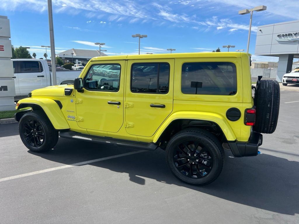 Used 2023 Jeep Wrangler Unlimited Sahara AWD/4WD image 19