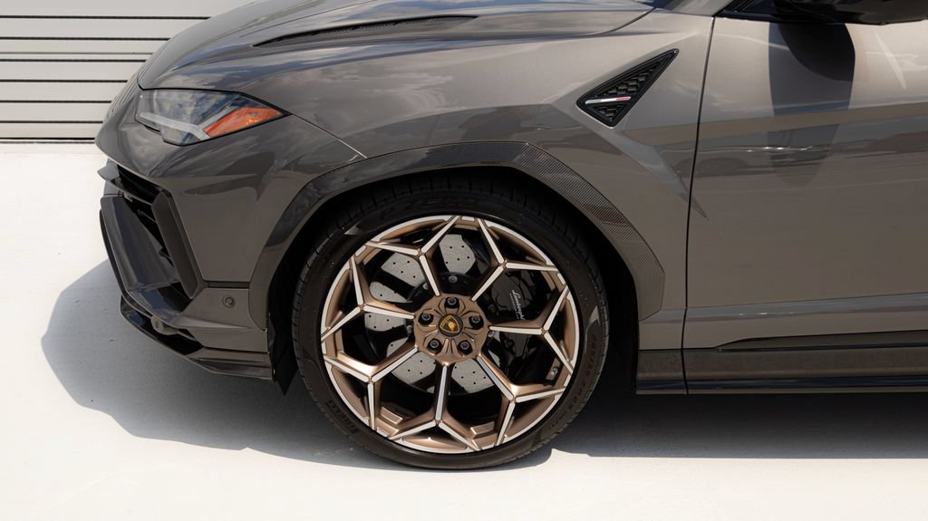 Used 2023 Lamborghini Urus Performante AWD/4WD image 21