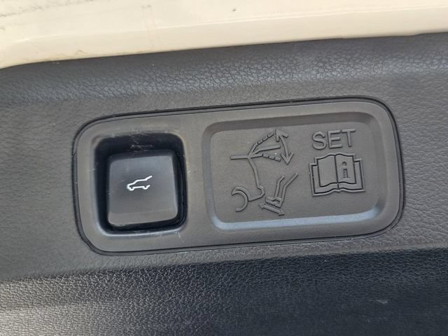 Used 2019 Ford Expedition Limited w/ Equipment Group 303A RWD image 12