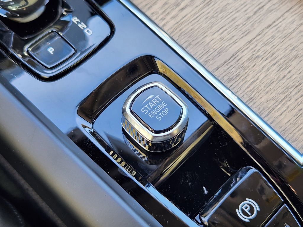 New 2026 Volvo XC60 B5 Plus w/ Protection Package Premier image 12