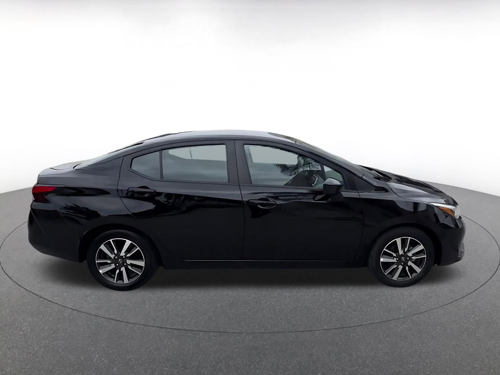 Used 2025 Nissan Versa SV FWD image 16