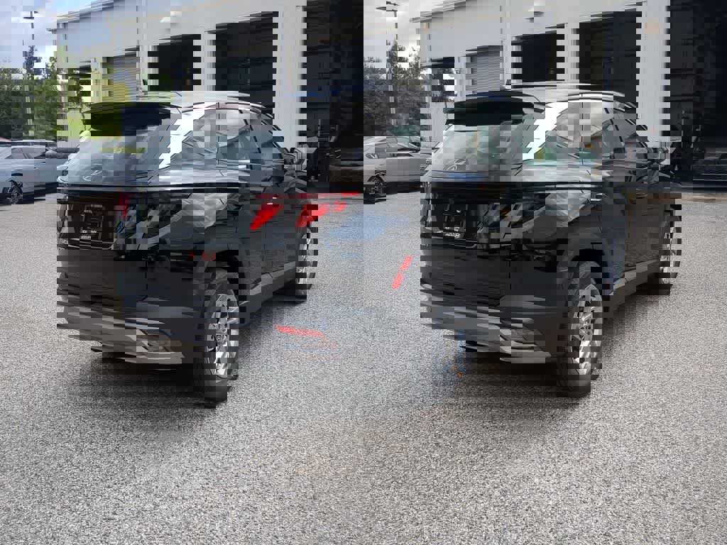 New 2026 Hyundai Tucson SE image 7