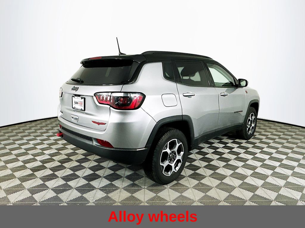 Used 2022 Jeep Compass Trailhawk image 11