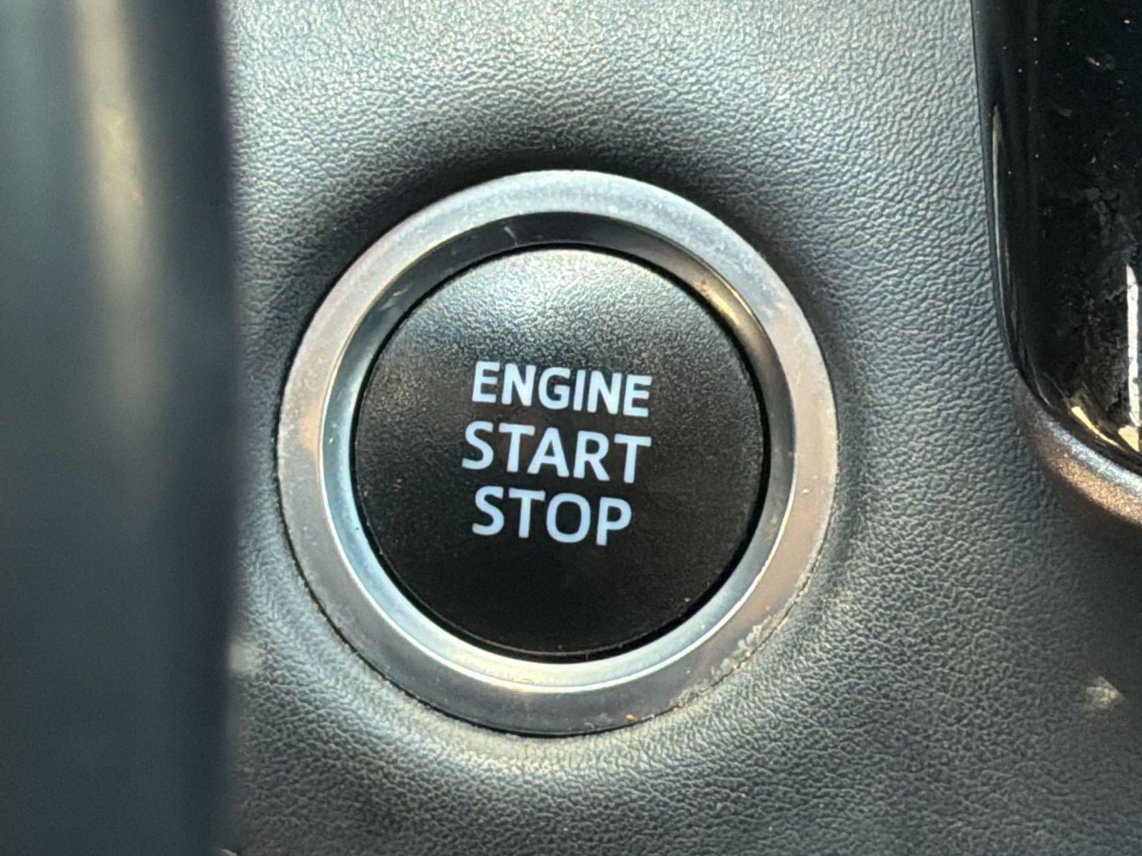 Used 2021 Toyota Highlander XLE FWD image 17