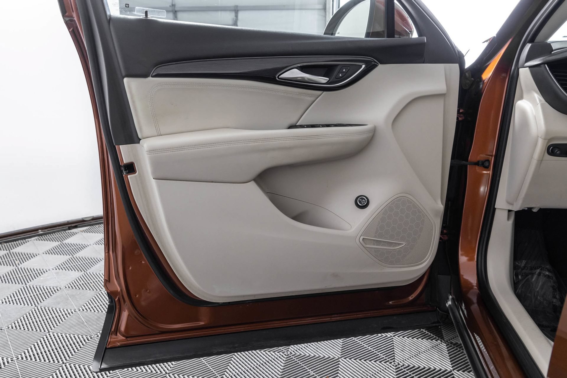 Used 2021 Buick Envision Preferred AWD/4WD image 37