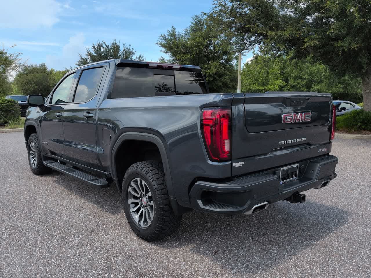 Used 2020 GMC Sierra 1500 AT4 w/ AT4 Premium Package AWD/4WD image 4