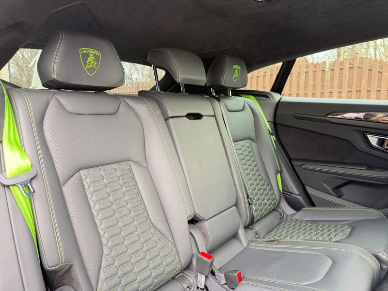 Used 2022 Lamborghini Urus AWD/4WD image 25