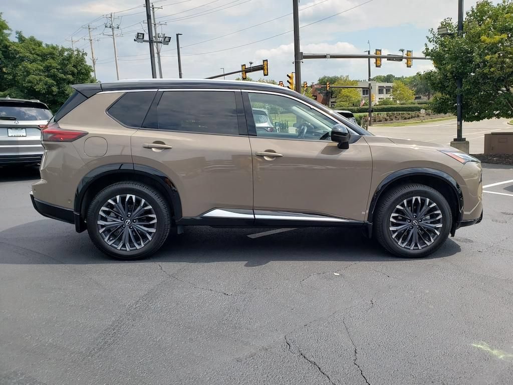 Used 2024 Nissan Rogue Platinum w/ Platinum Premium Package AWD/4WD image 12