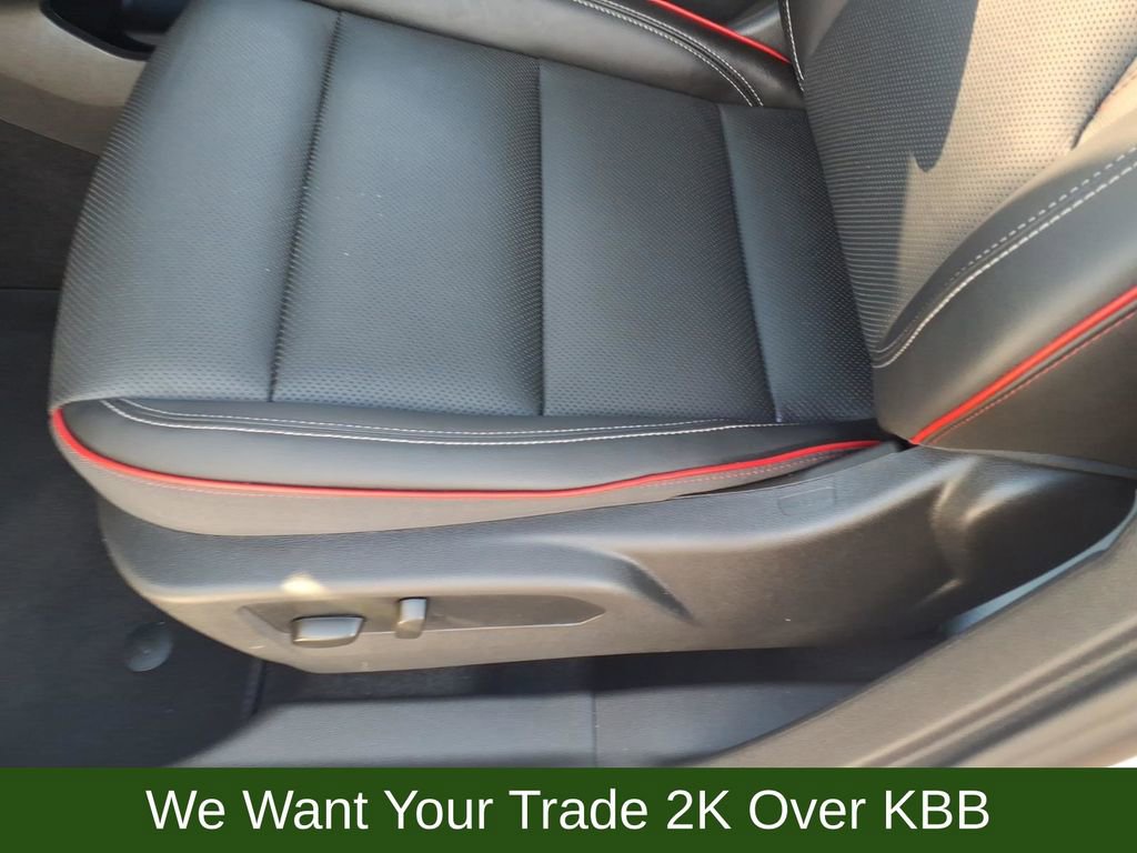 Used 2022 Buick Envision Essence w/ Technology Package II image 11