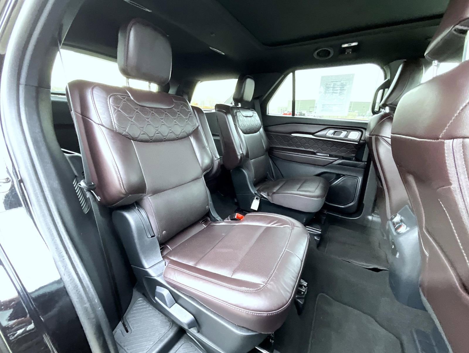 Used 2025 Ford Explorer Platinum w/ LUX Leather Package image 19