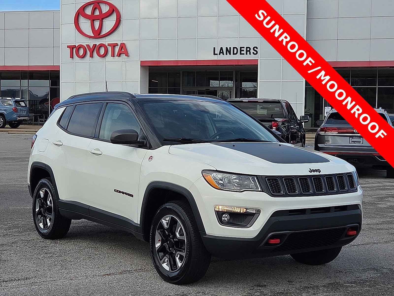 Used 2017 Jeep Compass Trailhawk w/ Leather Interior Group image 1
