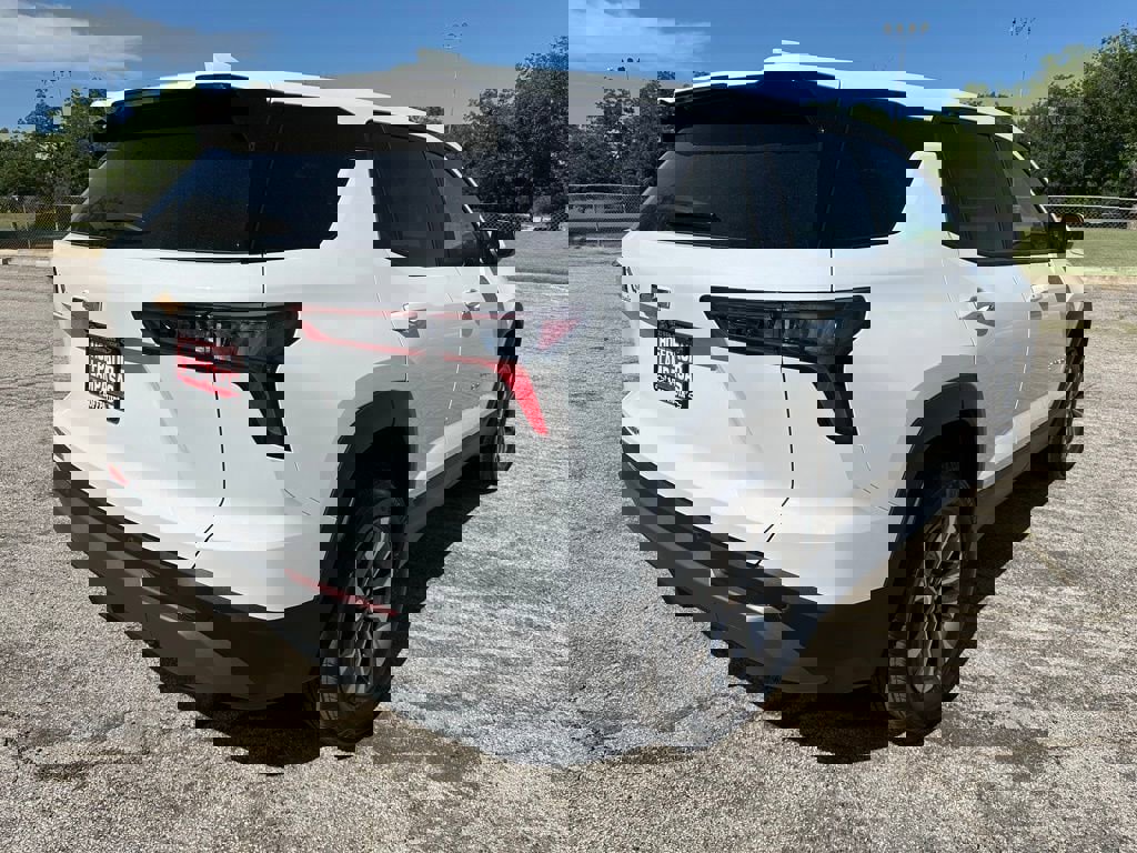 New 2026 Chevrolet Equinox LT AWD/4WD image 5