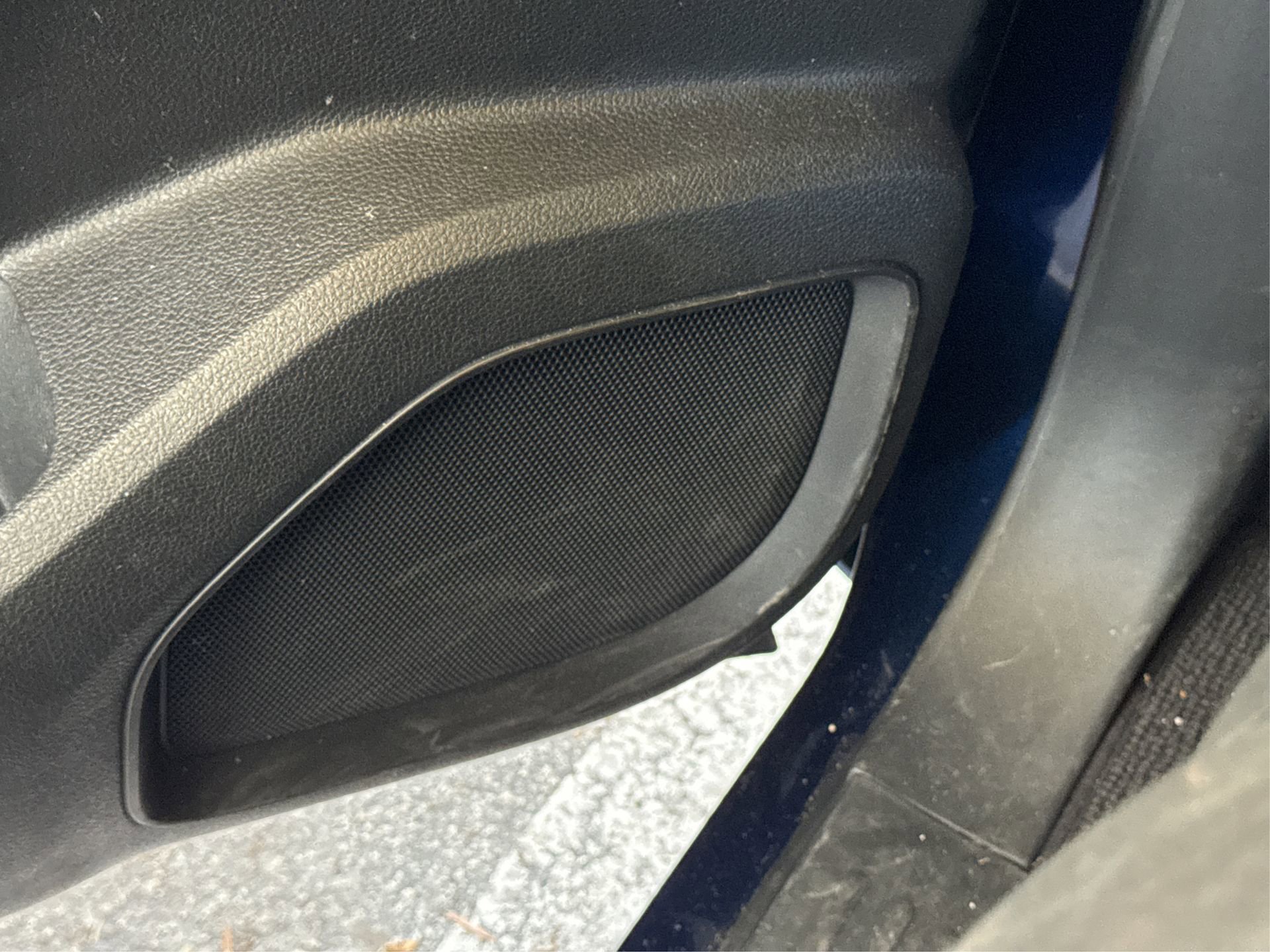 Used 2021 Nissan Titan SV w/ SV Convenience Package image 35