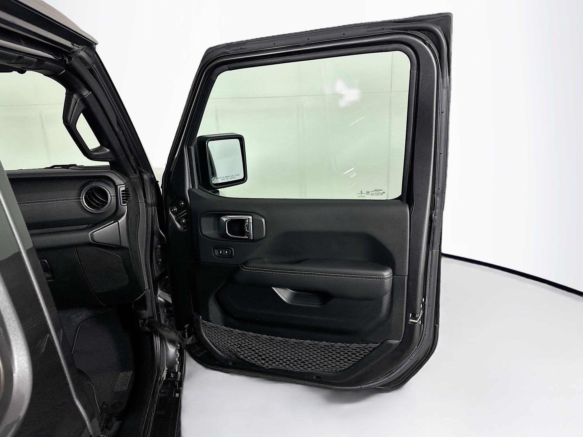 Used 2023 Jeep Wrangler Sahara w/ Cold Weather Group image 30