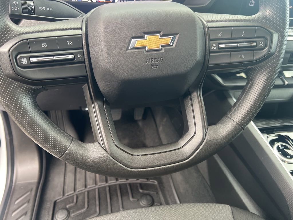 Used 2025 Chevrolet Colorado W/T image 13