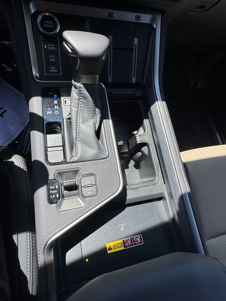 Used 2026 Lexus GX 550 AWD/4WD image 11
