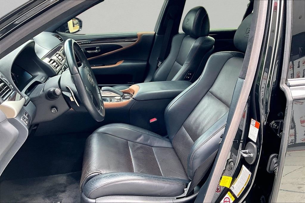 Used 2017 Lexus LS 460 w/ F Sport Midnight Edition RWD image 21