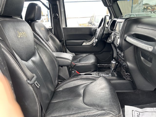 Used 2014 Jeep Wrangler Unlimited Sahara w/ Max Tow Package AWD/4WD image 29