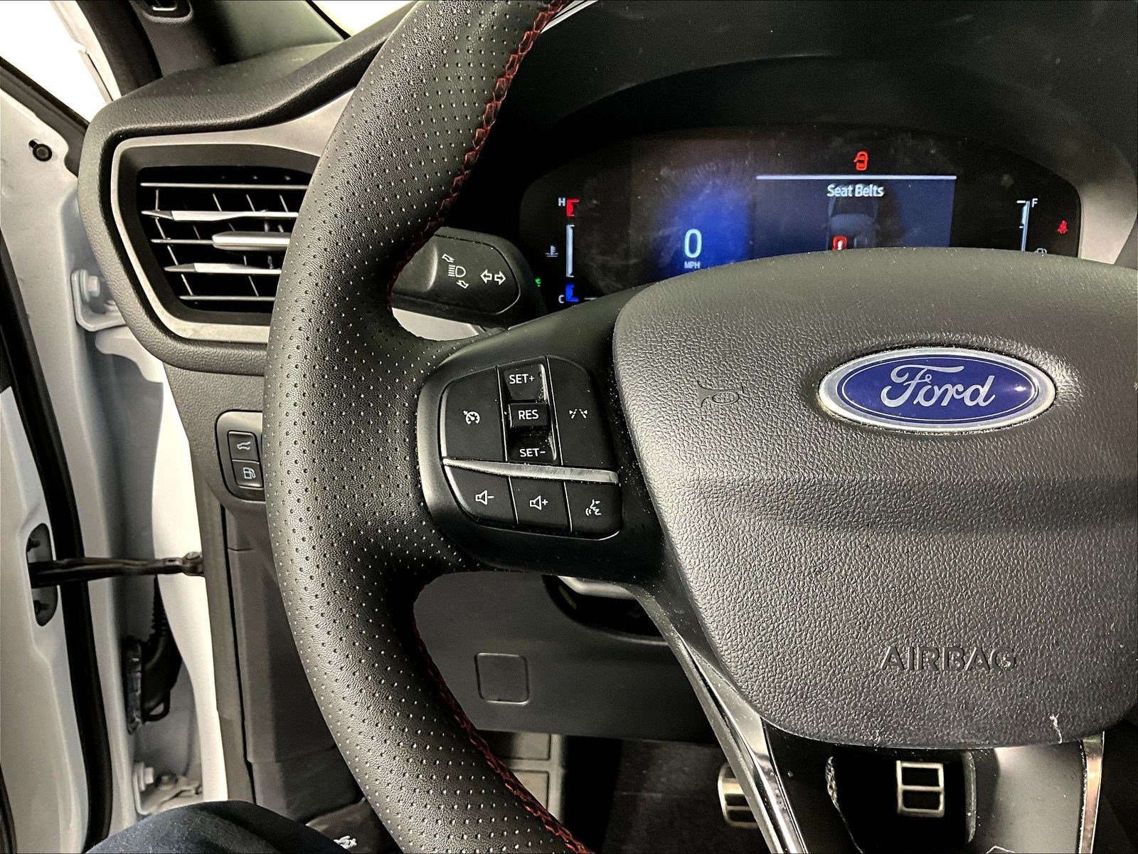 Used 2023 Ford Escape ST-Line Select AWD/4WD image 11
