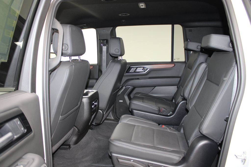 Used 2025 GMC Yukon XL Denali AWD/4WD image 26