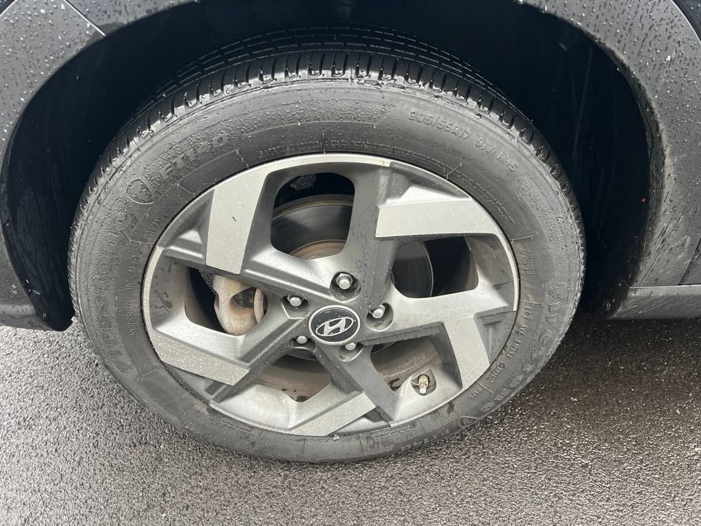 Certified 2024 Hyundai Venue SEL FWD image 8