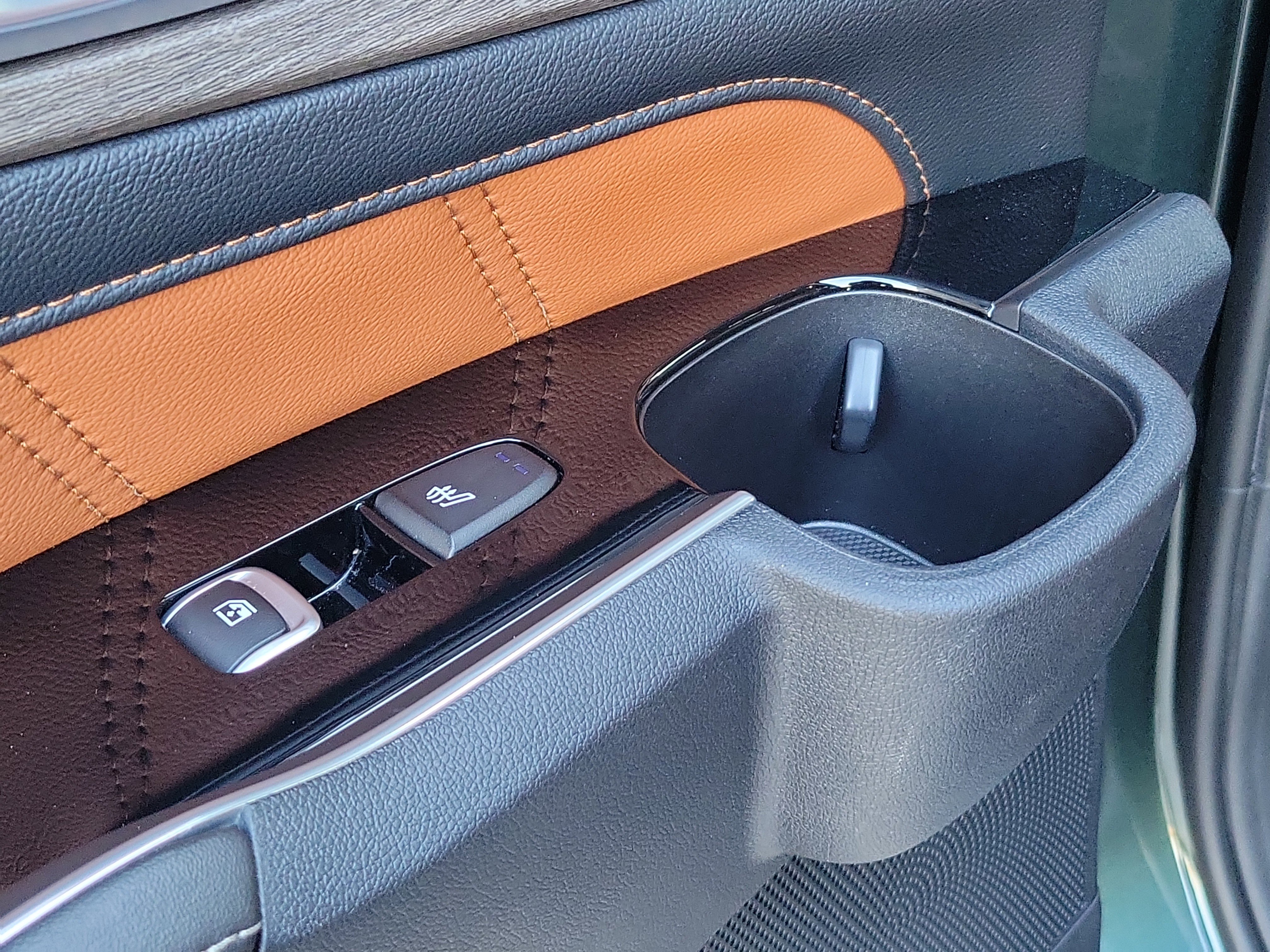 Used 2023 Kia Sorento SX Prestige image 18