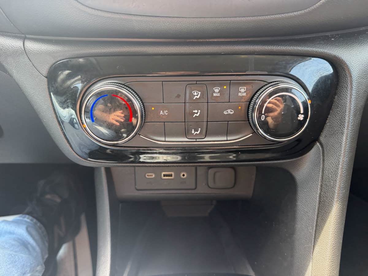 Used 2021 Buick Encore GX Preferred FWD image 34