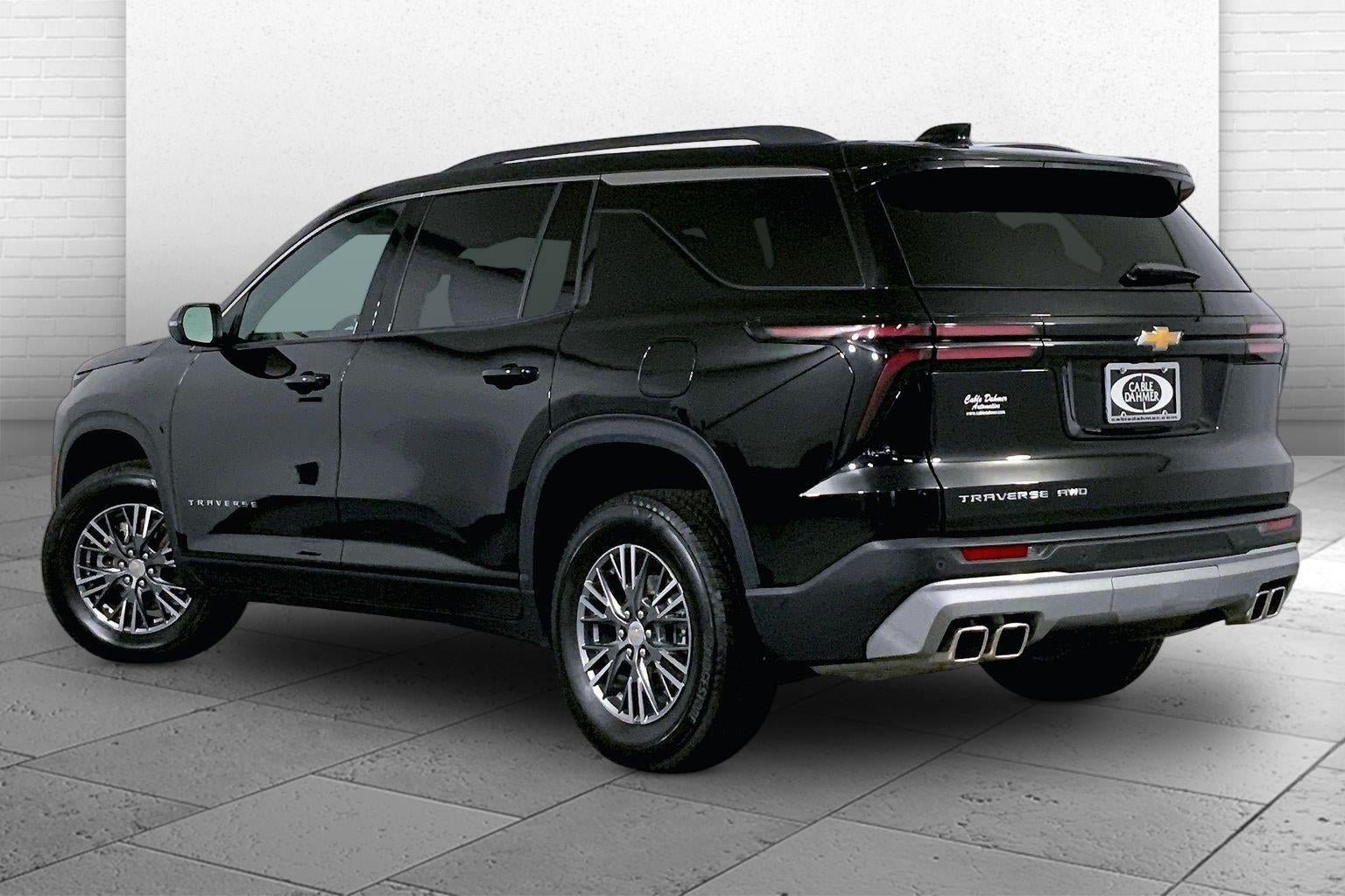 Used 2025 Chevrolet Traverse LT AWD/4WD image 11