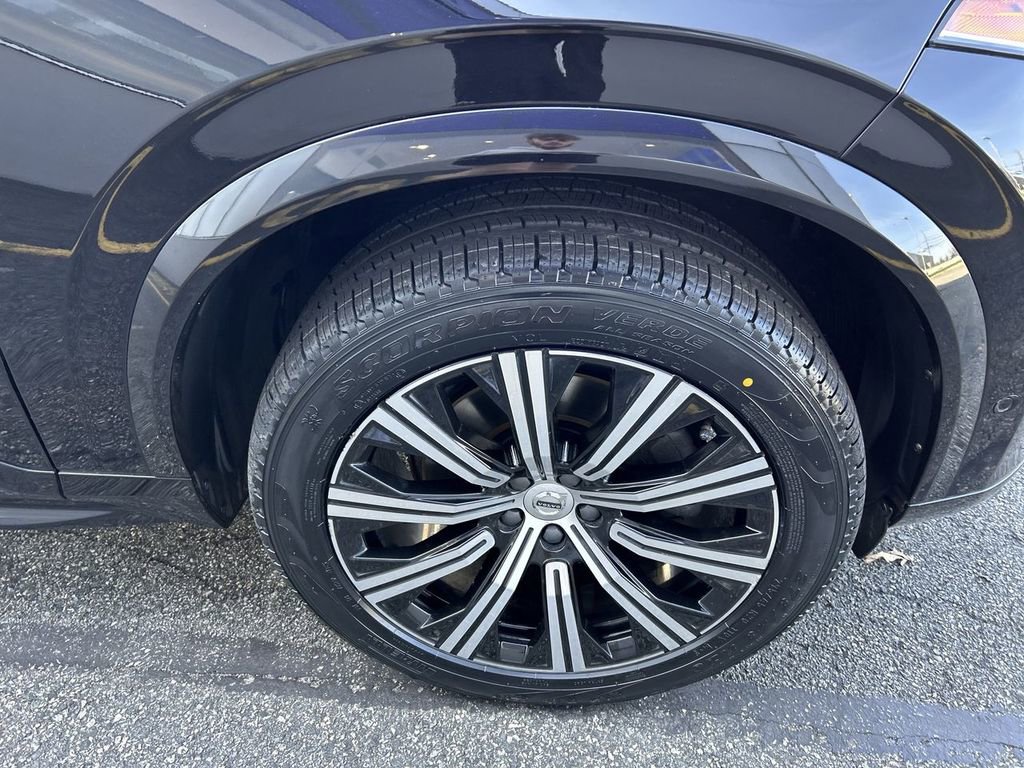 Certified 2023 Volvo XC90 B6 Plus w/ Protection Package image 13