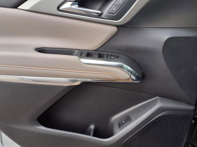 Used 2025 Chevrolet Traverse LT w/ LPO, Floor Liner Package FWD image 16