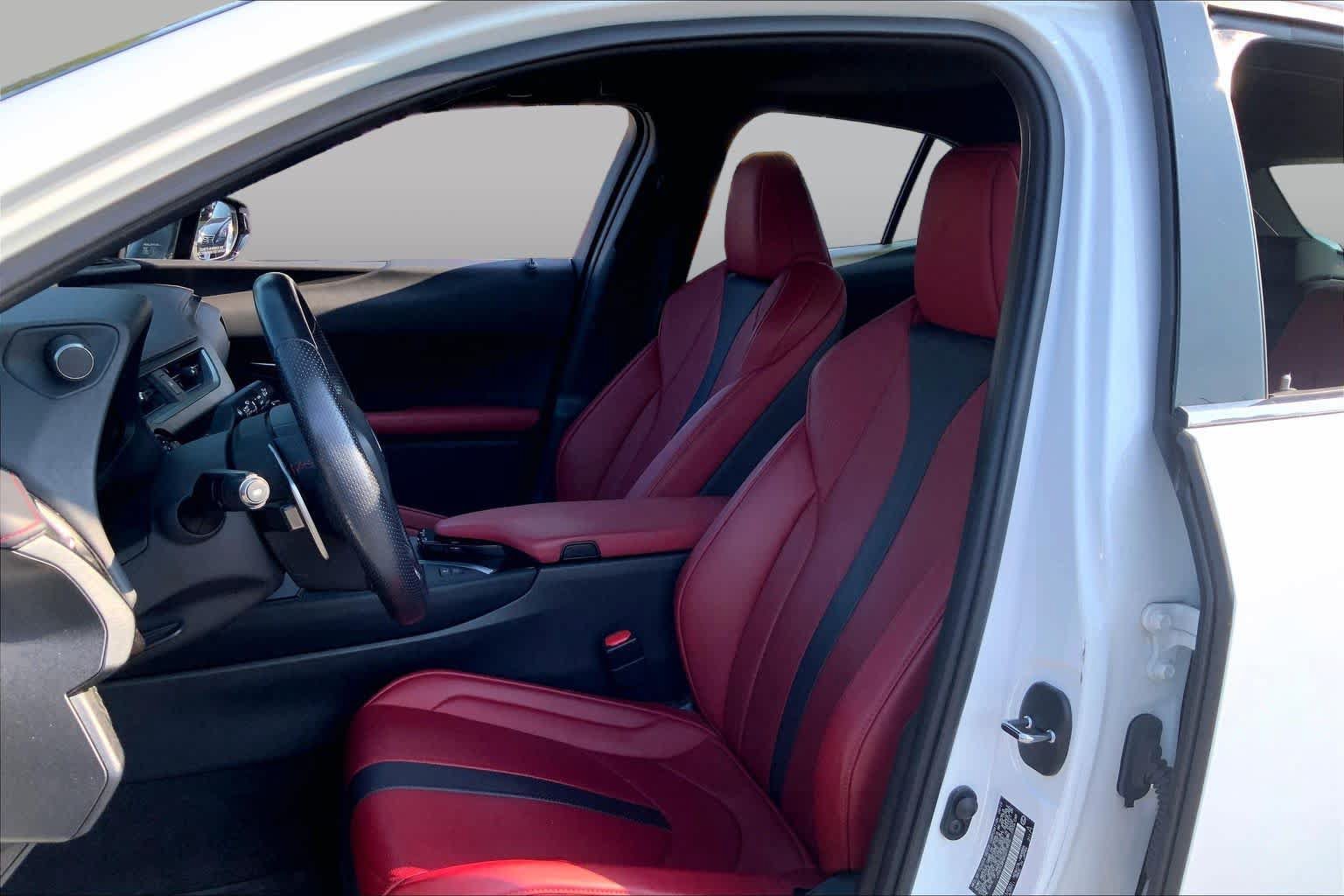 Used 2019 Lexus UX 250h F Sport AWD/4WD image 8