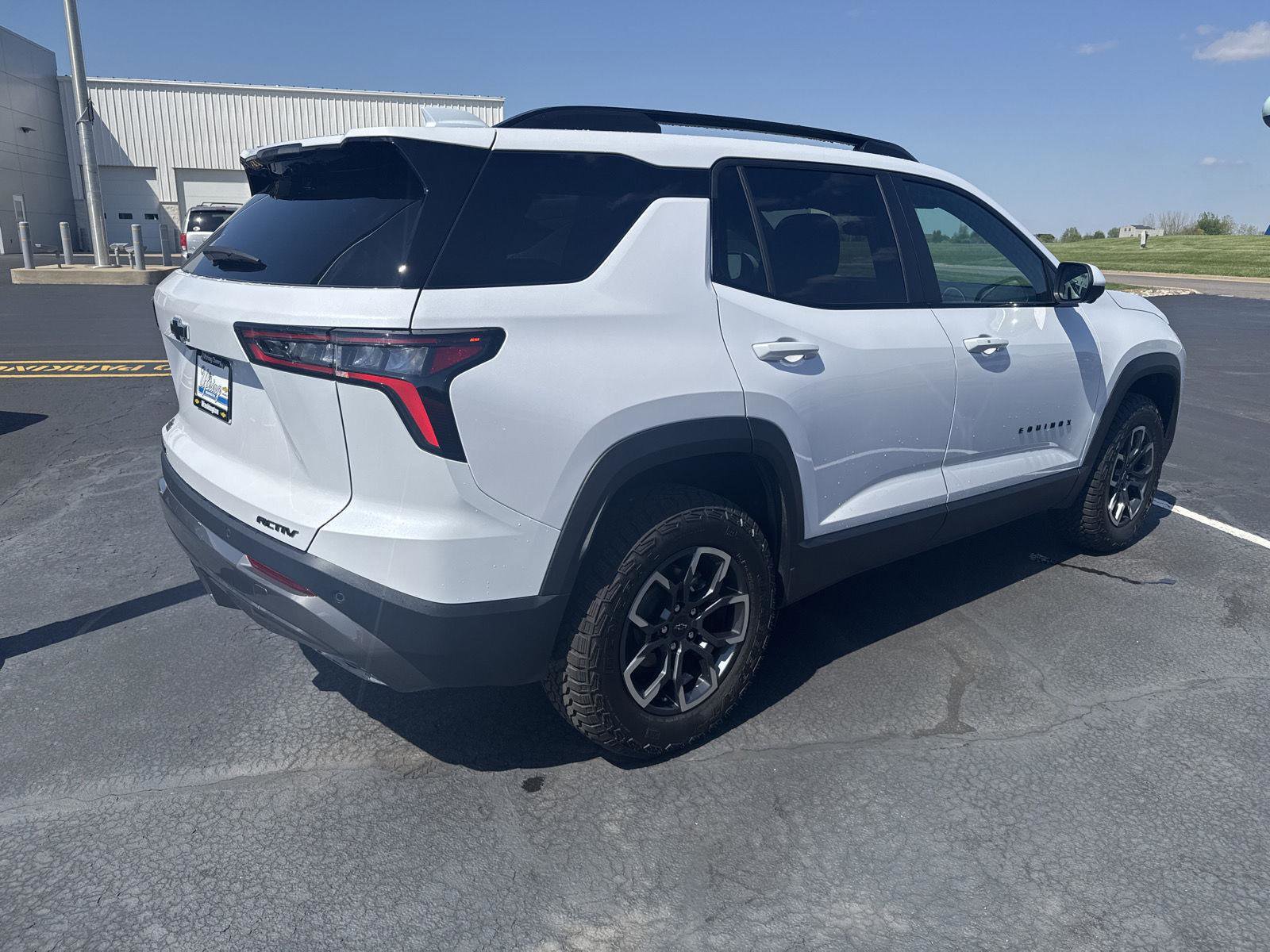 Used 2026 Chevrolet Equinox ACTIV w/ Convenience Package III FWD image 2