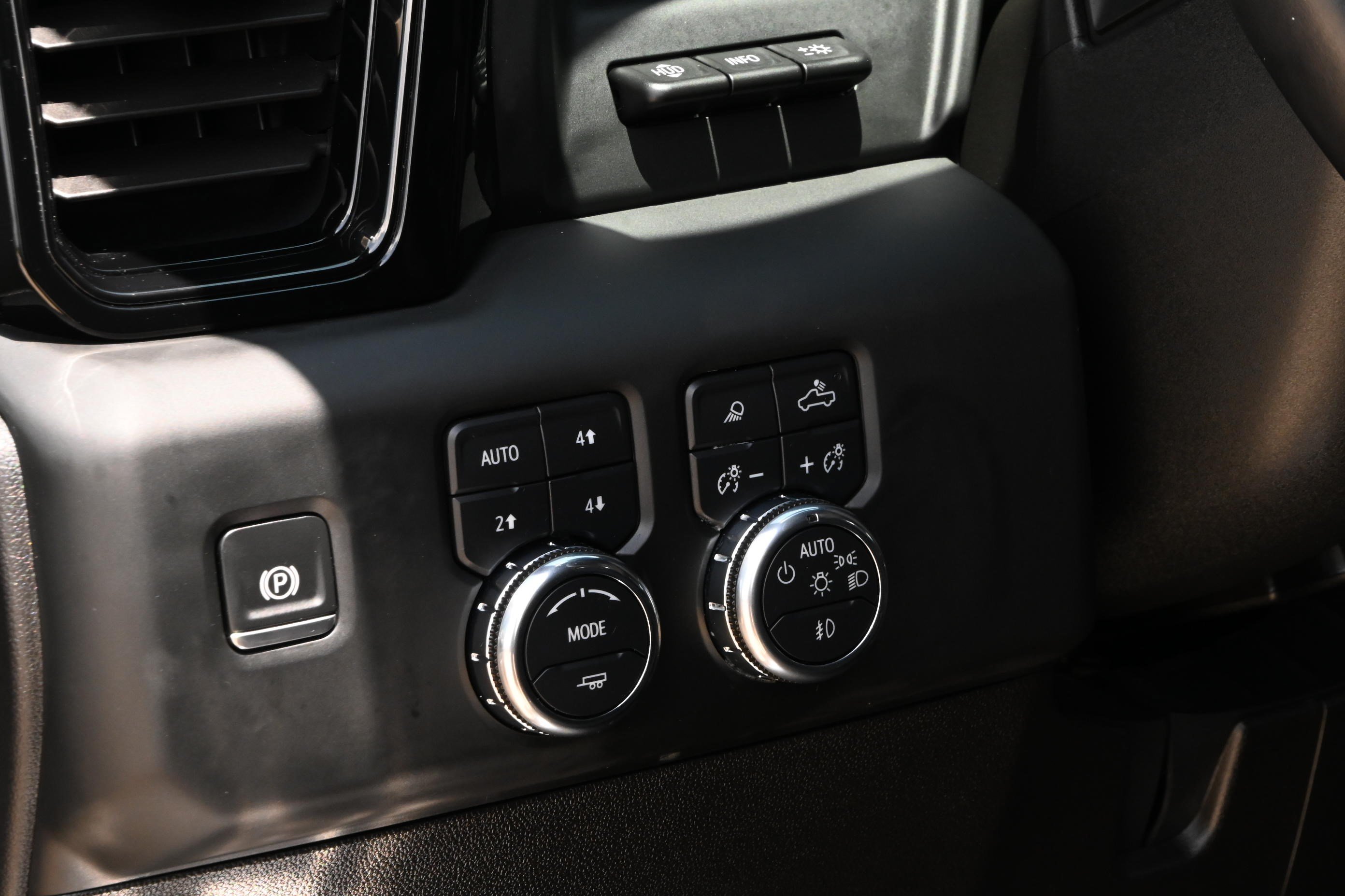 Used 2024 GMC Sierra 2500 AT4X AWD/4WD image 31