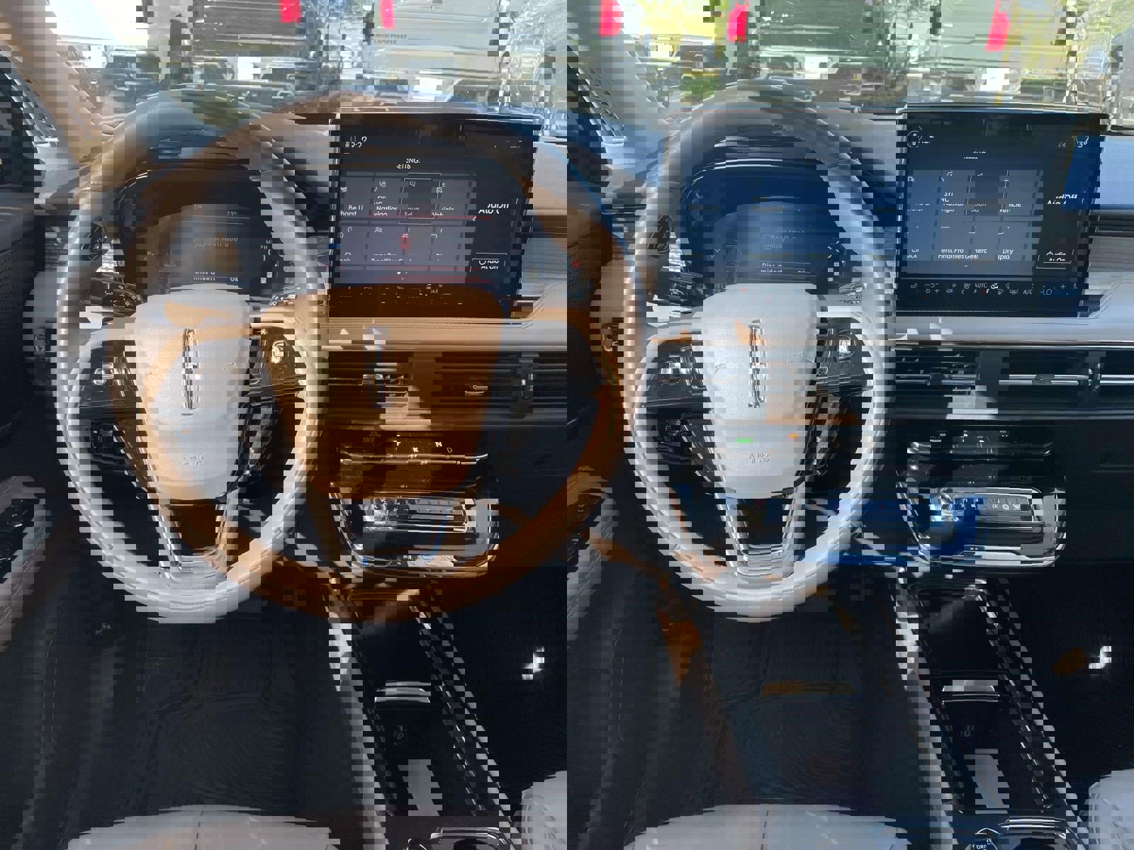 Used 2023 Lincoln Corsair FWD image 11